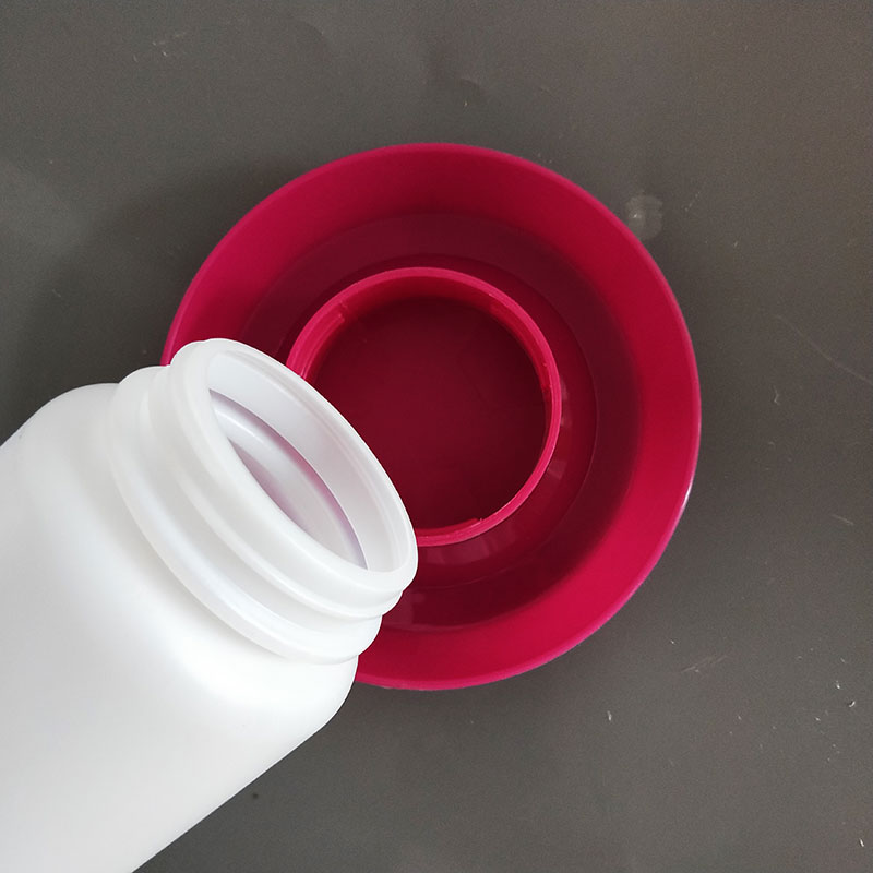 watering-bucket0 cubo-de-riego0