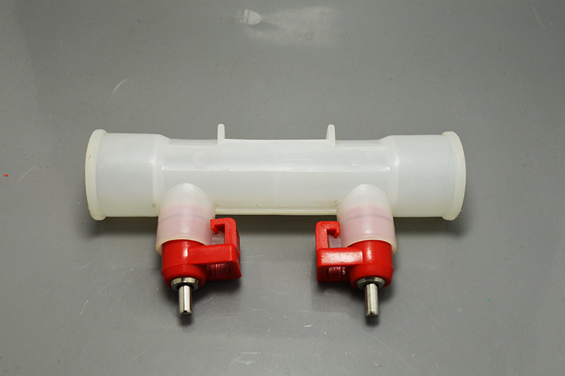nipple drinker   bebedor de tetina200