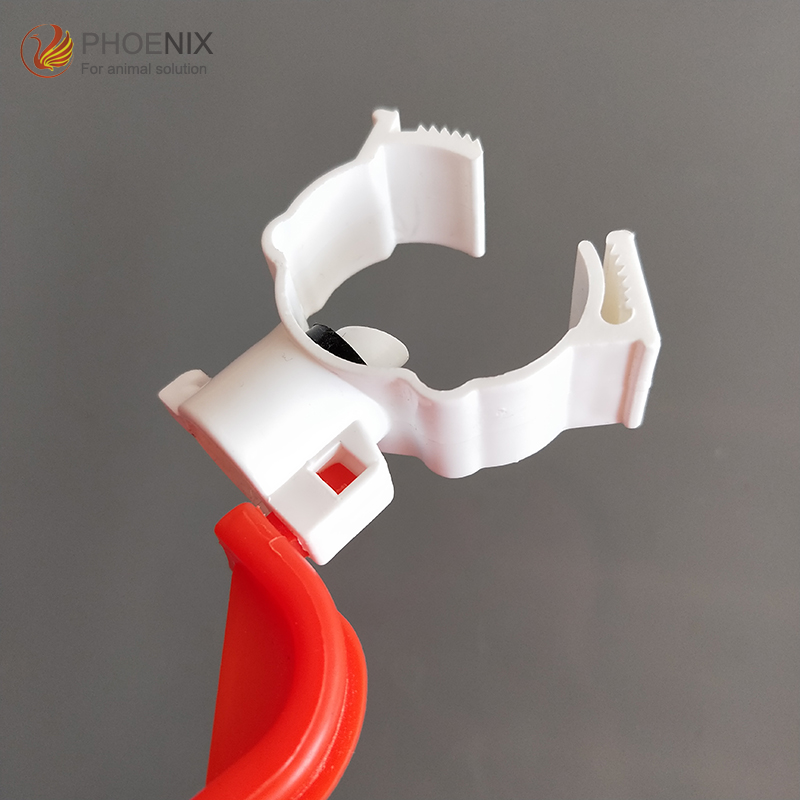 nipple drinker with drip cup0000 bebedero de tetina con gotero0000