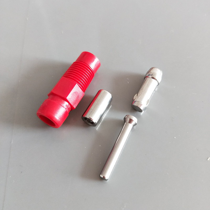 bebedor de tetina roja 04