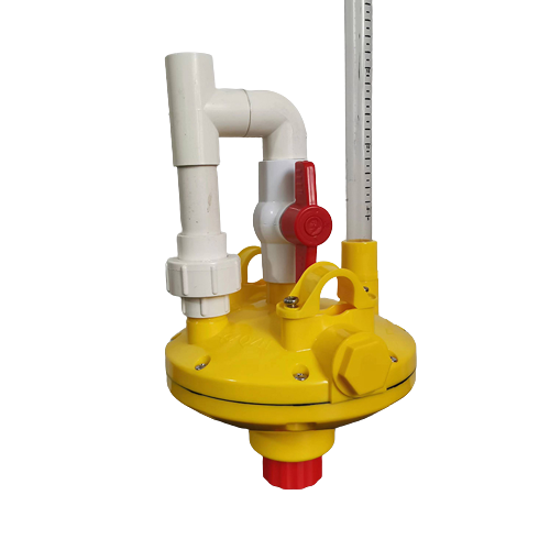 Regulador de presión de agua de plástico para líneas de bebederos de pollo Regulador de presión de bebedero de agua de plástico para aves de corral Regulador de presión de retroceso de color amarillo Ph-151
