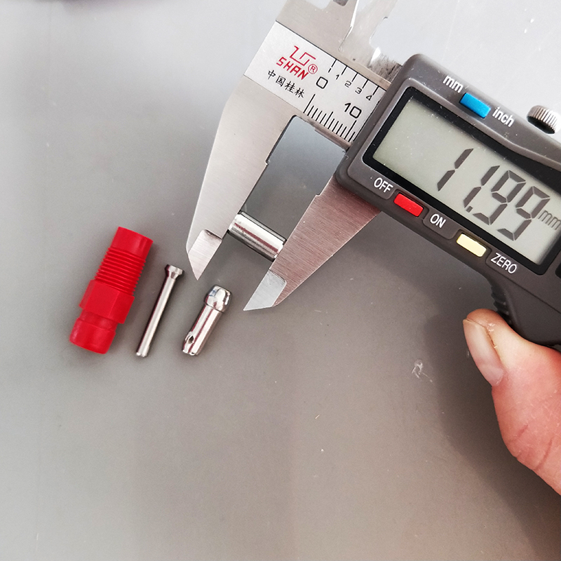 bebedor de tetina roja 9