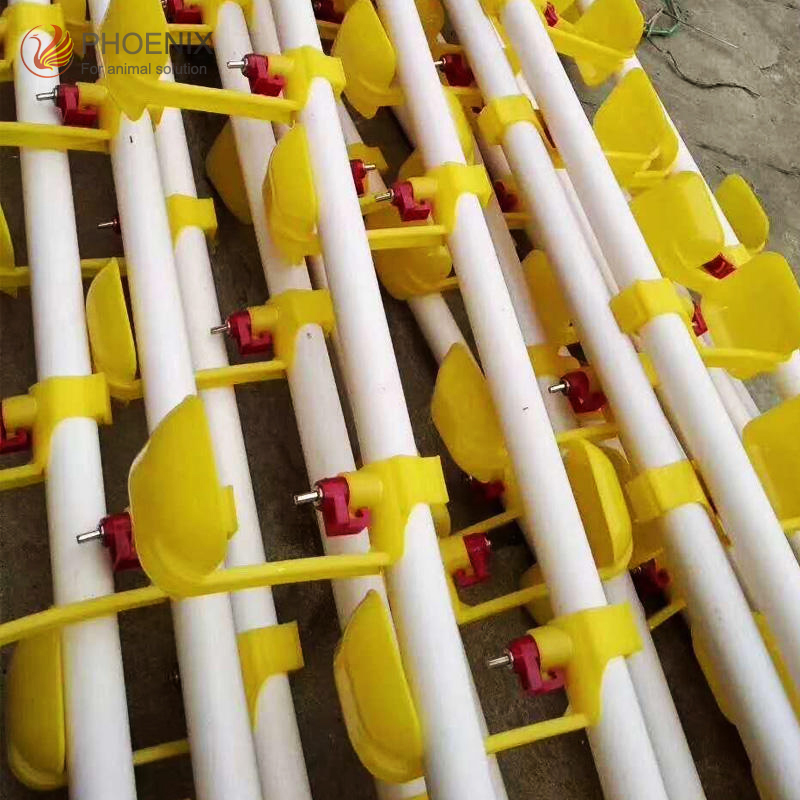  Tubería redonda Sistema de bebedero para aves de corral Tubería redonda de plástico PVC Tubería de agua para pollos Ph-118