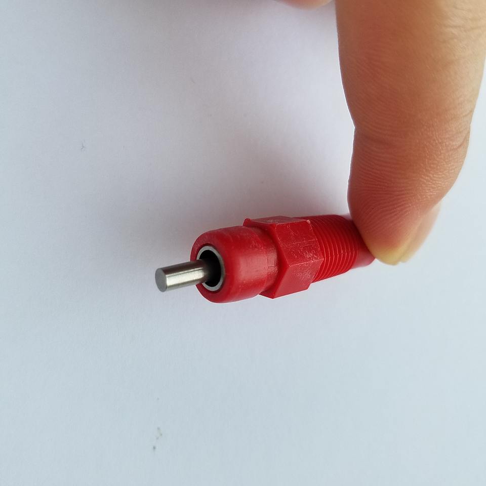 bebedor de tetina roja 4